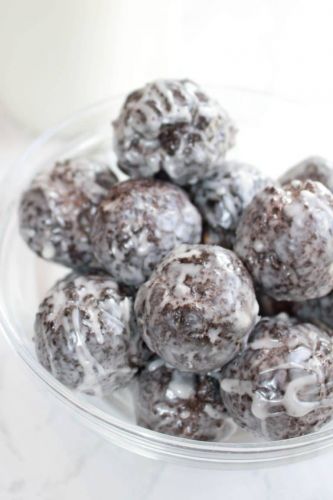 Dunkin' Donuts Glazed Chocolate Munchkins Donut Holes