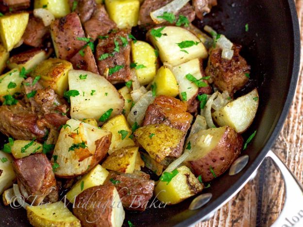 ONE-SKILLET ROASTED STEAK & POTATOES