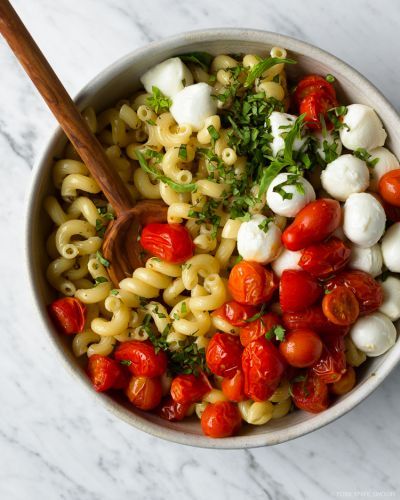 Quick Roasted Tomato Caprese Pasta Salad