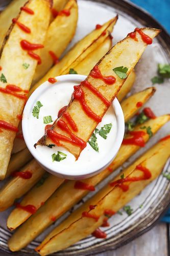 Baked Garlic Sriracha Fries