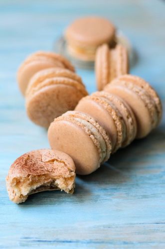 Apple Pie Macarons