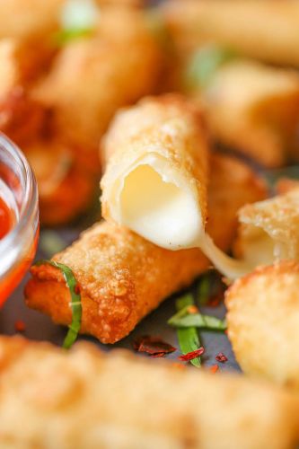 Wonton Mozzarella Sticks