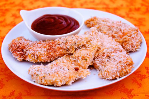 BAKED PANKO-CRUSTED CHICKEN TENDERS WITH HONEY-BBQ DIPPING SAUCE