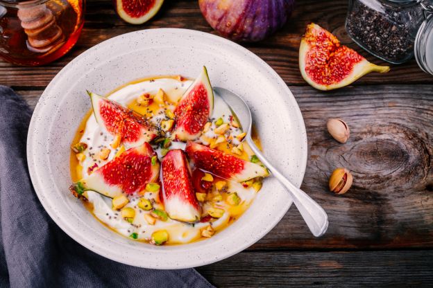 Yogurt with fruit and honey