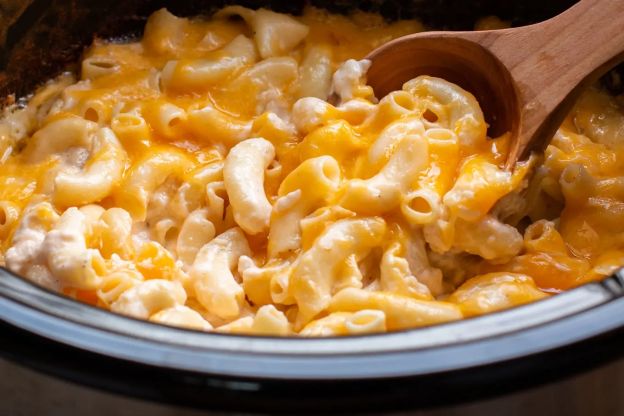 Slow Cooker Mac and Cheese