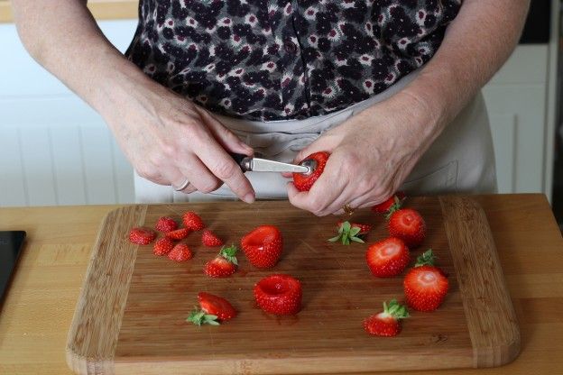 Empty the strawberries