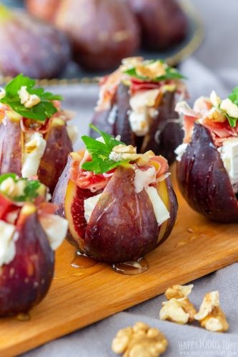 Figs With Goat Cheese And Spanish Jamon