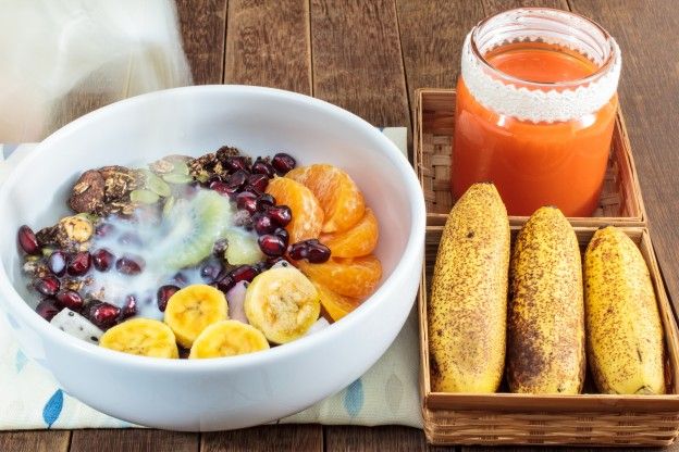 Baked granola and fruit