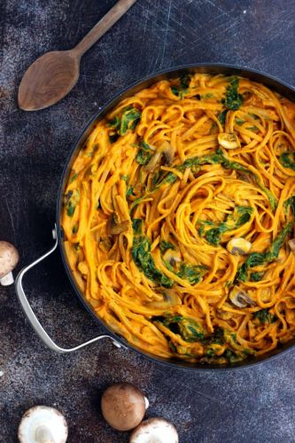 Healthy Pumpkin Pasta with Spinach and Mushrooms