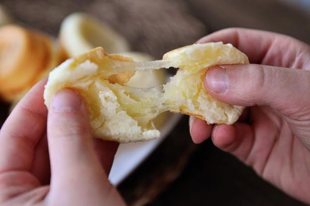 Easy Brazilian Cheese Bread (Pao de Queijo)