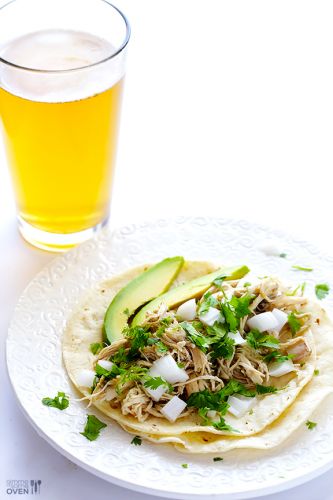 4-INGREDIENT SLOW COOKER SALSA VERDE CHICKEN