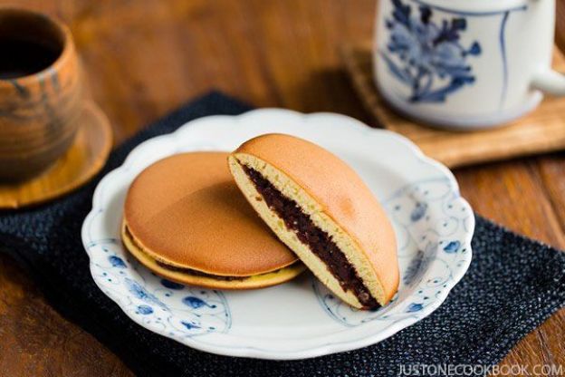 Dorayaki pancakes