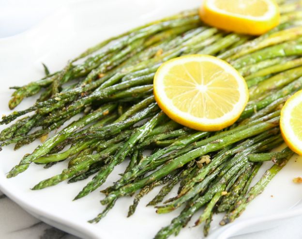 Lemon Garlic Roasted Asparagus