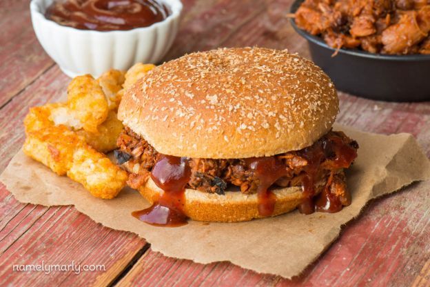 Slow Cooker BBQ Pulled Jackfruit