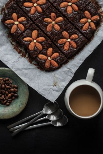 Vegan Espresso Cake with Almonds