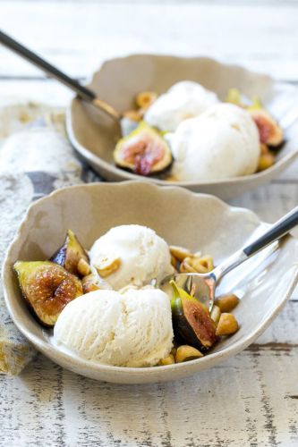 Spiced Roasted Figs with Hazelnuts