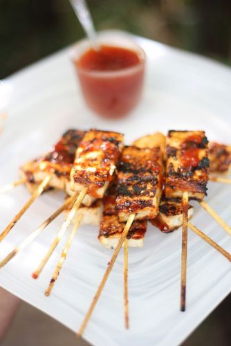 SPICY PLUM BARBECUE SAUCE AND GRILLED TOFU