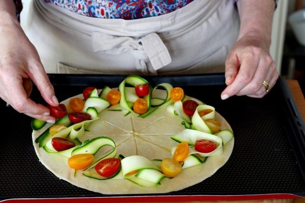 Puff Pastry Veggie Crown