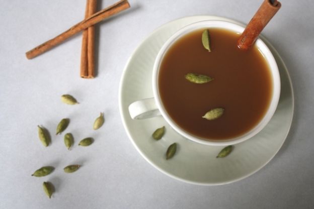 Hot spiced rum & apple cider punch