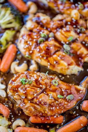 Sheet Pan Cashew Chicken and vegetables