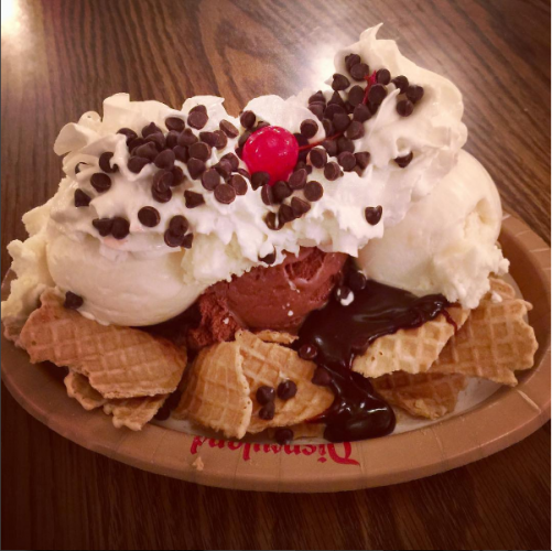 DISNEYLAND: ICE CREAM NACHOS