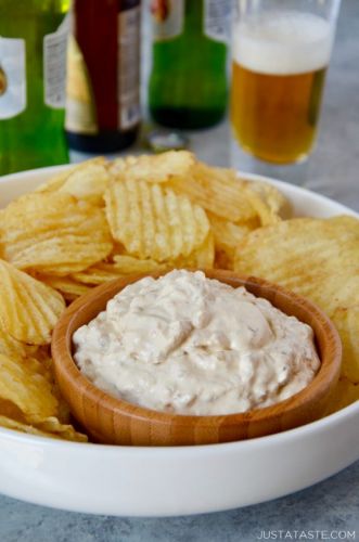 Homemade Sour Cream and Onion Dip