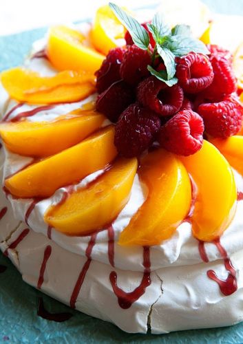 Peach Melba Pavlova