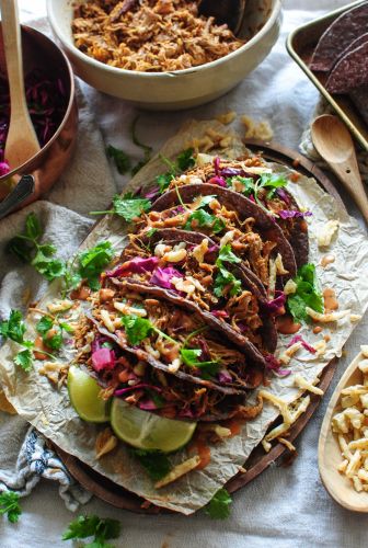 Slow Cooker Pulled Pork BBQ Crunchy Tacos