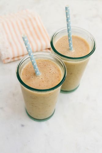 4-Ingredient Date Shake