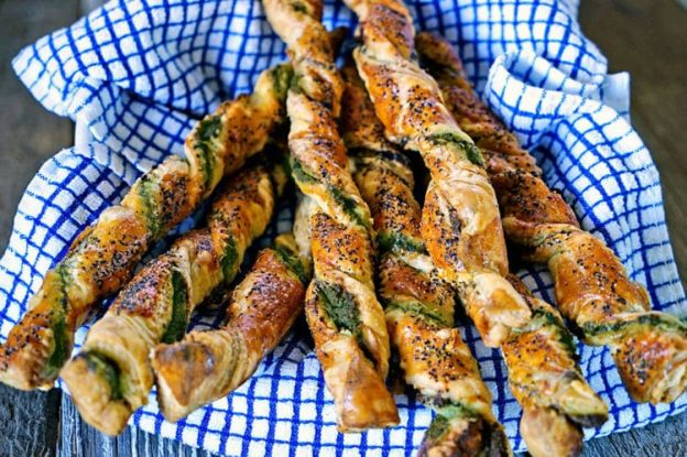 Pesto Black Pepper Pancetta Breadsticks