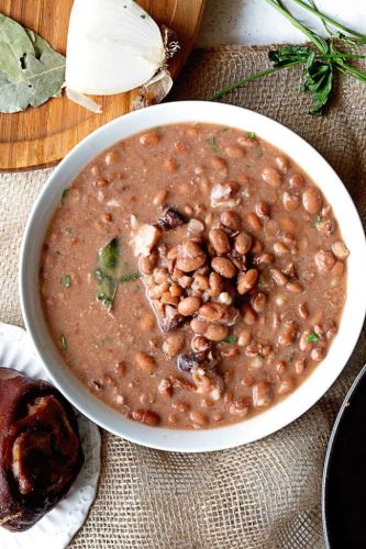 Southern Pinto Beans with Ham Hocks