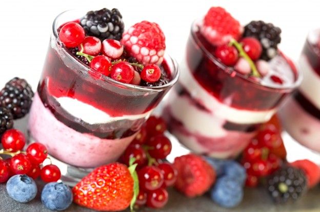 Fresh yogurt parfaits