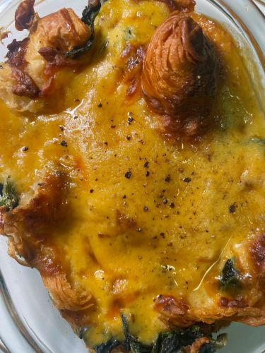 Cheesy Spinach Croissant Bake