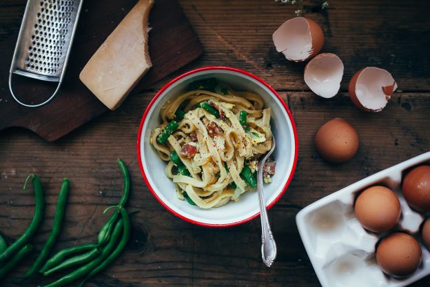 Fettuccine Carbonara with Green Beans