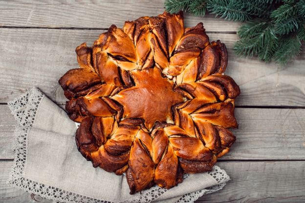 Holiday Star Bread