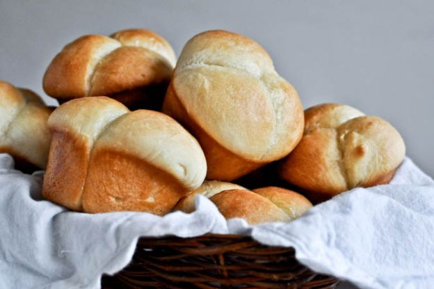 Buttery Cloverleaf Rolls