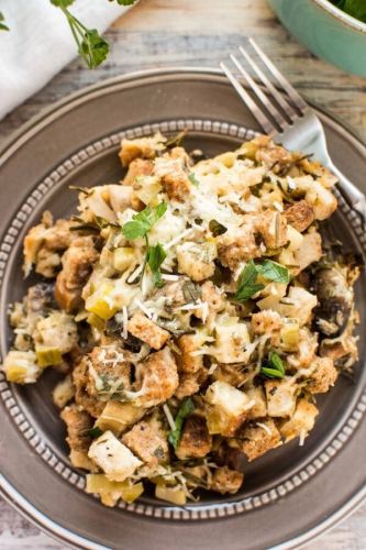 Slow Cooker Fresh Herb Chicken Mushroom Leek Casserole