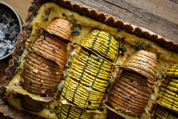 Vegan Hasselback Tart