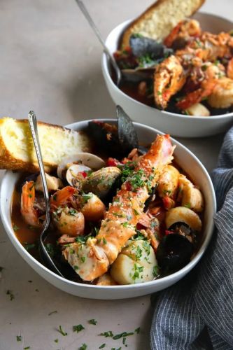 Cioppino Seafood Stew