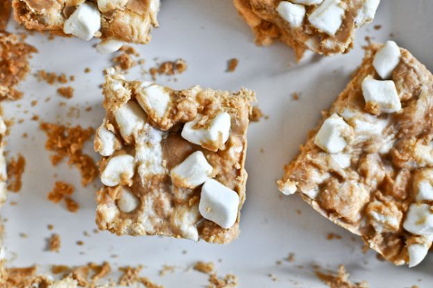 No Bake Peanut Butter Marshmallow Squares