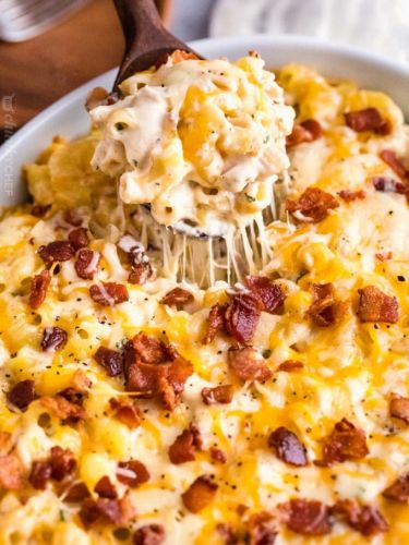 Chicken Bacon Ranch Mac and Cheese Casserole