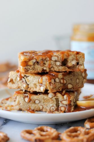 Salted Caramel Pretzel Blondies