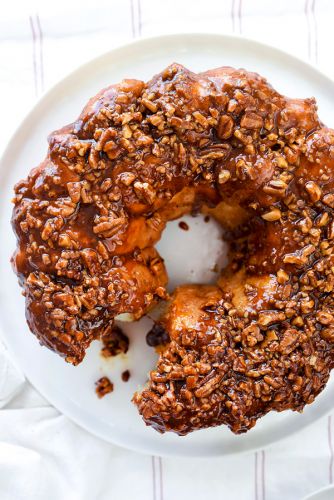 Pull-Apart Cinnamon Pecan Rolls