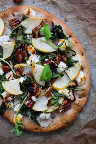 Arugula, Apple and Goat's Cheese Flatbread