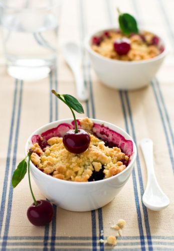 Apricot crumble