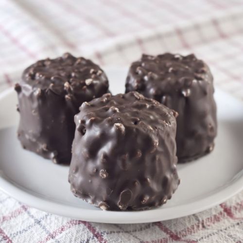 Crunchy chocolate rochers