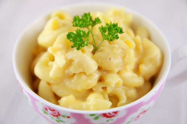 Microwave Macaroni and Cheese in a Mug