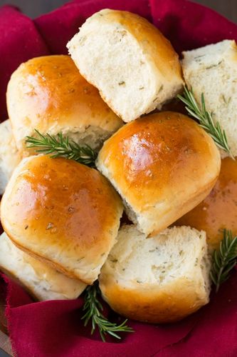 Rosemary Dinner Rolls