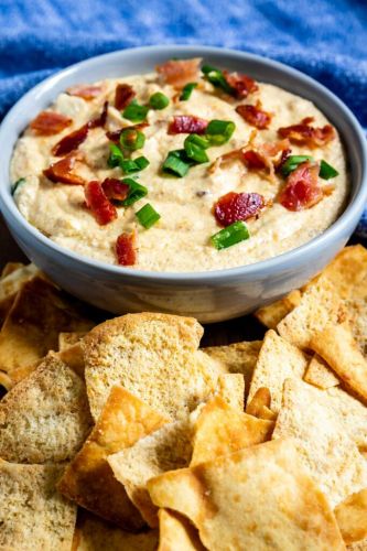 Crockpot Cheesy Bacon Beer Dip