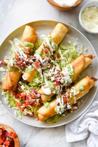 5-Ingredient Chipotle Chicken Taquitos